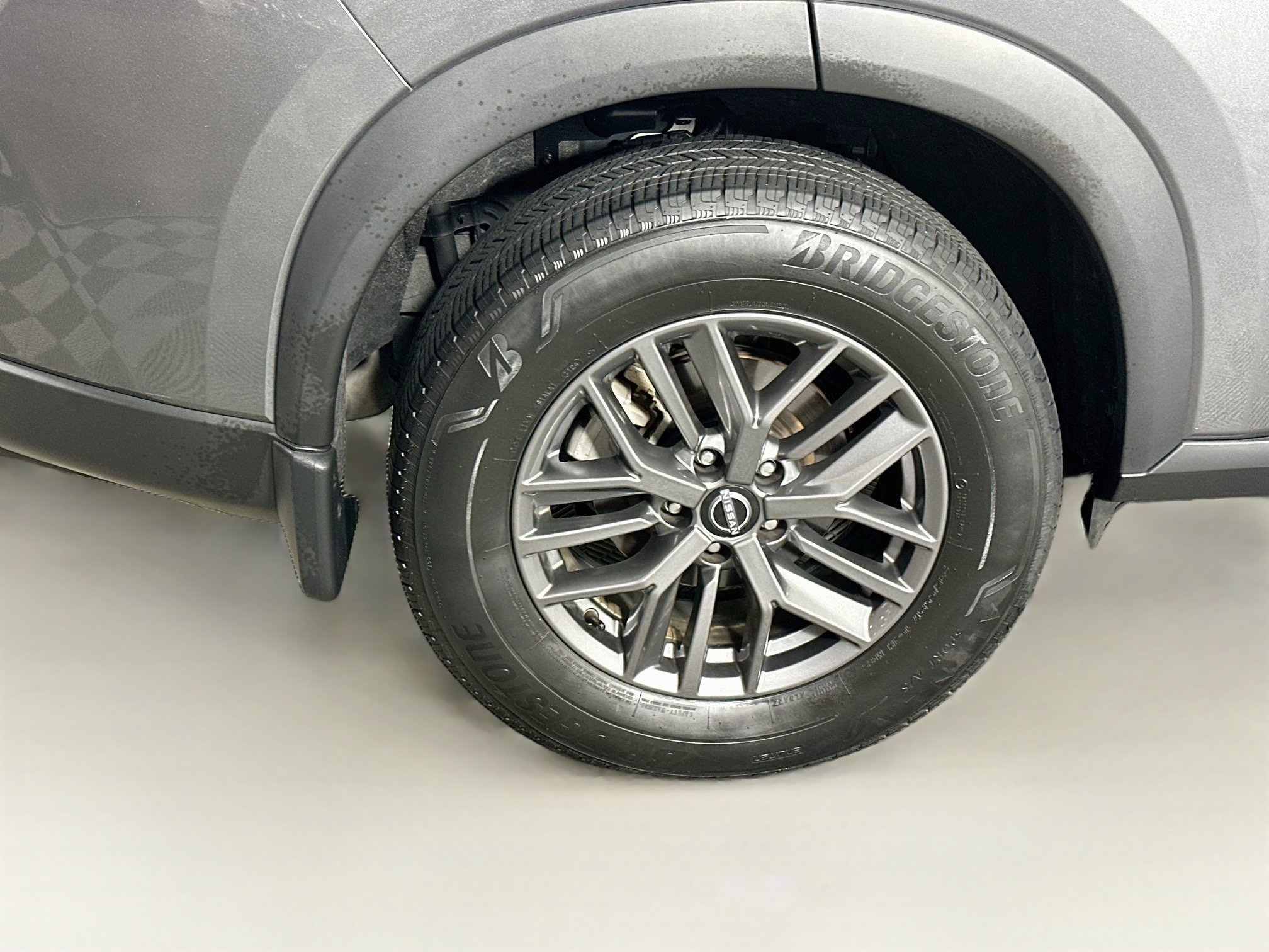Used 2024 Nissan Rogue S FWD image 11