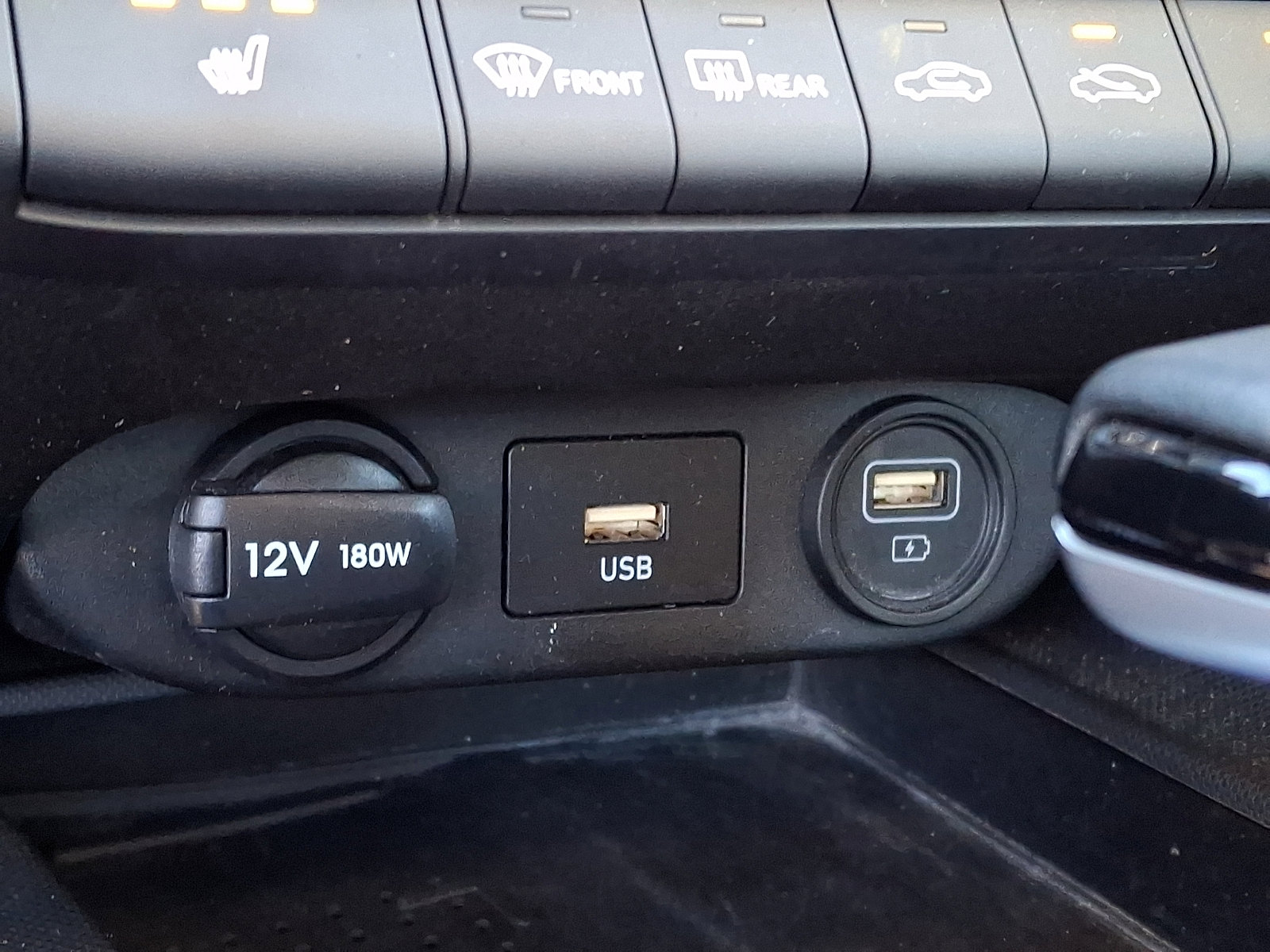 Certified 2023 Hyundai Elantra Limited w/ Preferred Accessory Package image 28