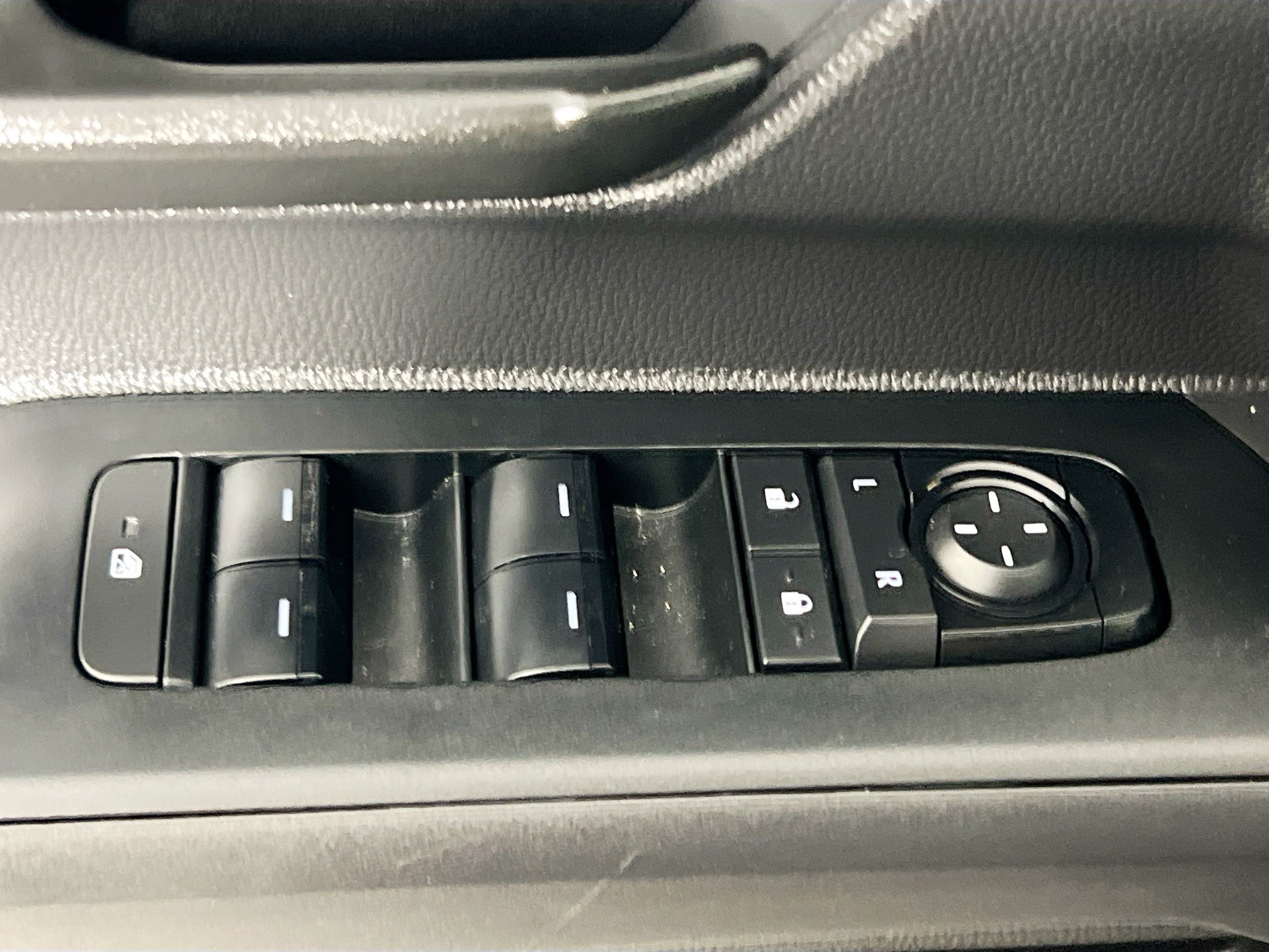 Used 2024 Toyota Tacoma TRD Pro AWD/4WD image 16