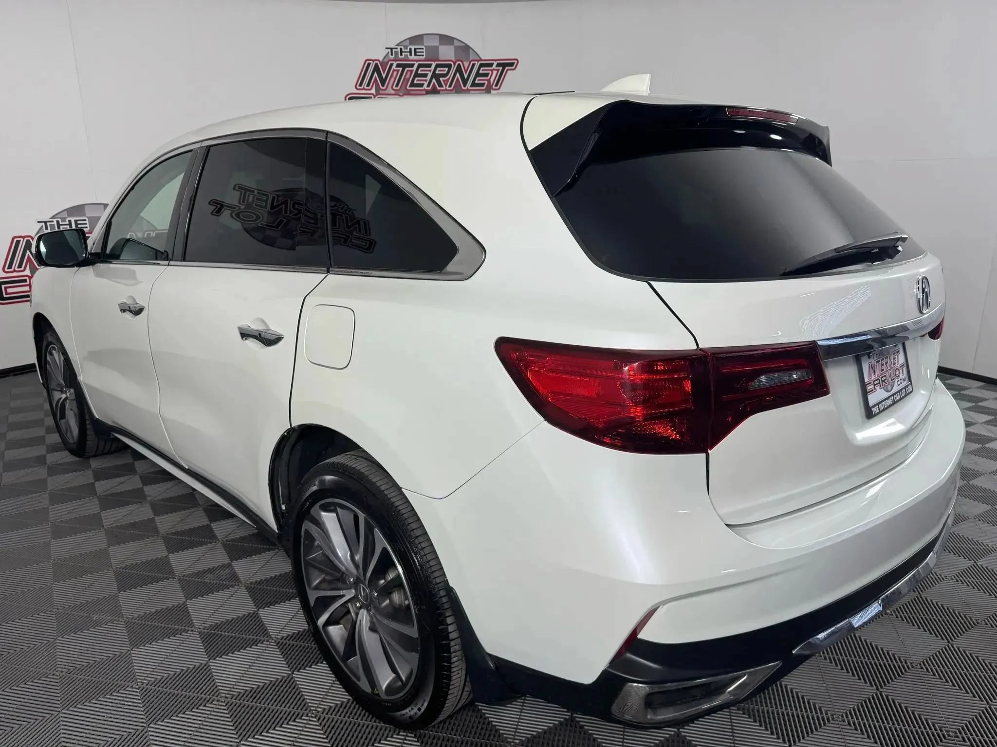 Used 2017 Acura MDX w/ Technology Package AWD/4WD image 29
