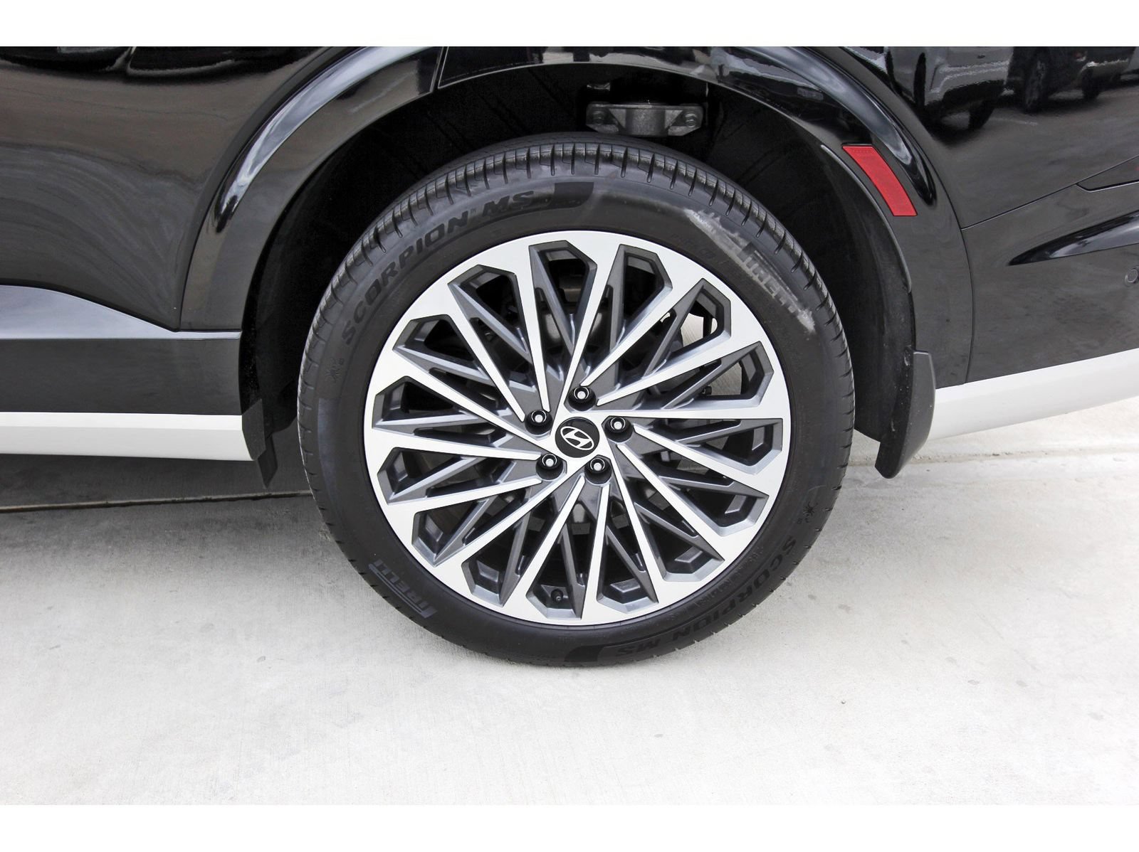 Certified 2026 Hyundai Palisade Calligraphy FWD image 30