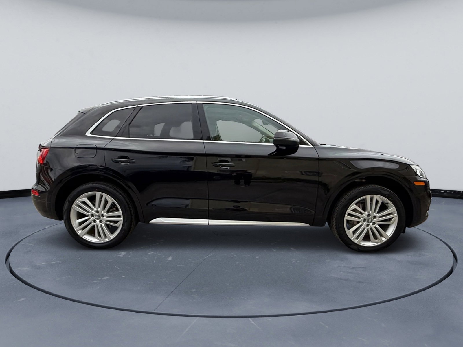 Used 2018 Audi Q5 2.0T Premium Plus w/ Premium Plus Package image 4