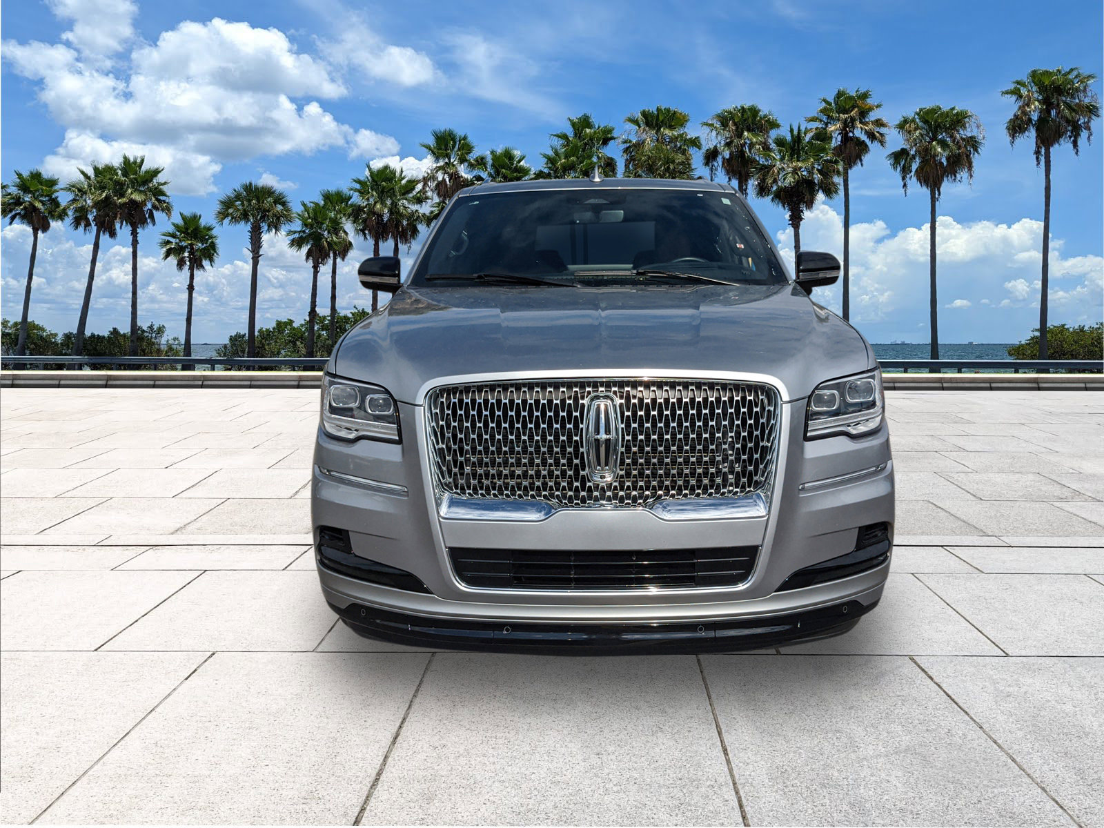 Used 2024 Lincoln Navigator L Reserve image 3