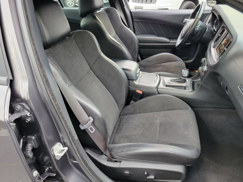 Used 2023 Dodge Charger R/T w/ Plus Group RWD image 15