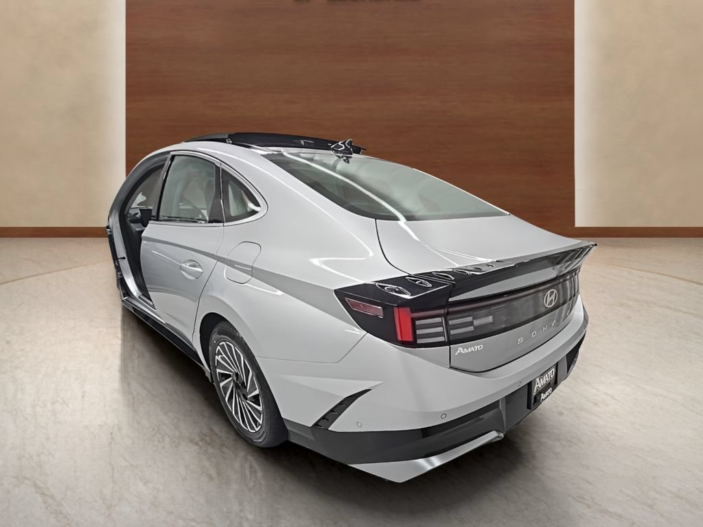 Certified 2024 Hyundai Sonata Limited FWD image 5