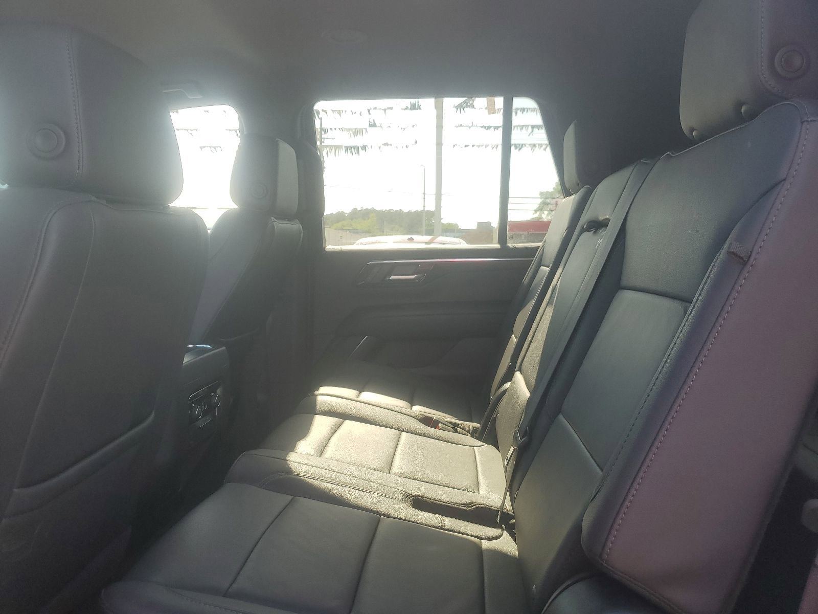 Used 2025 Chevrolet Tahoe LT AWD/4WD image 12