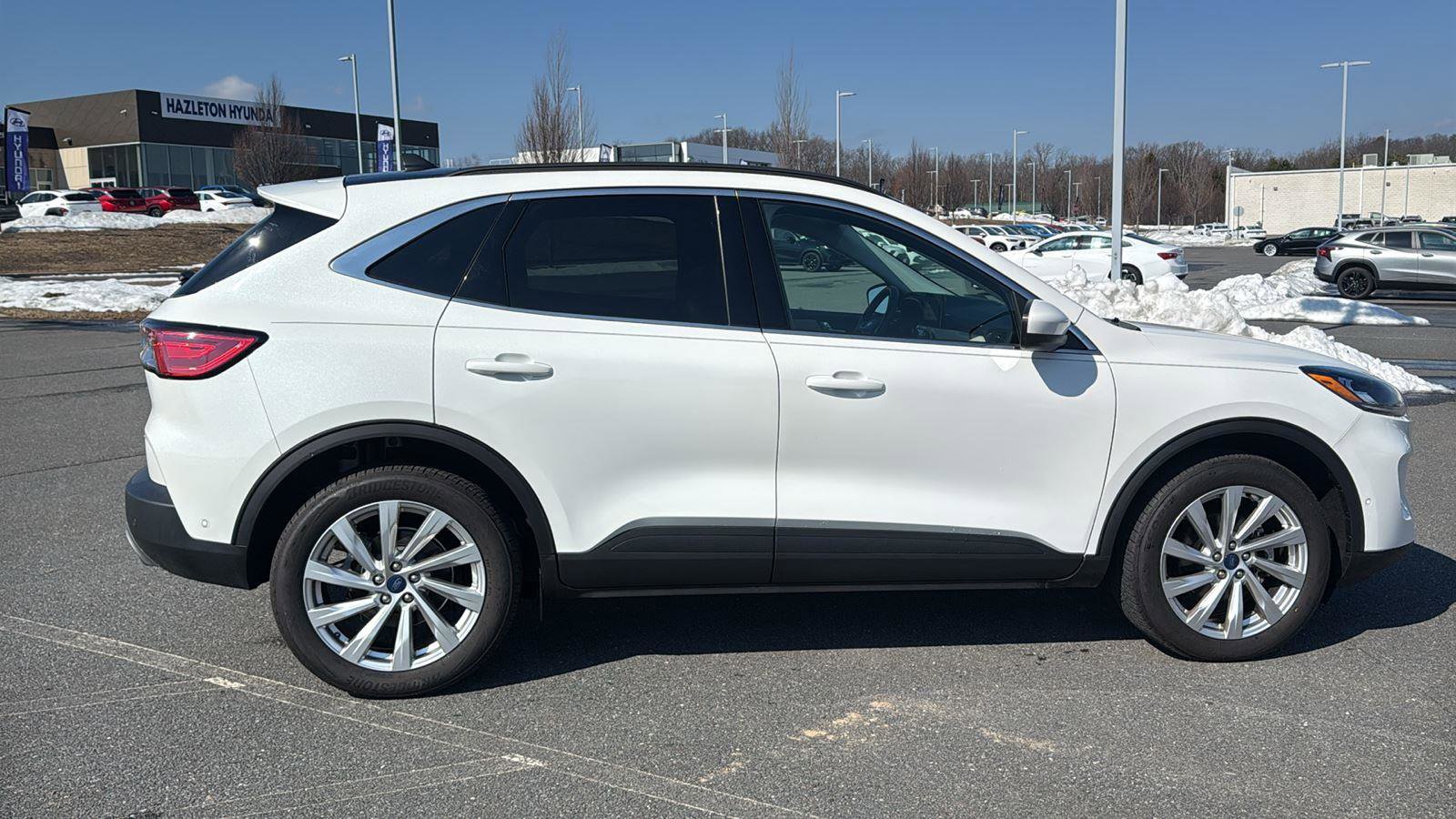 Used 2022 Ford Escape Titanium w/ Titanium Elite Package image 4