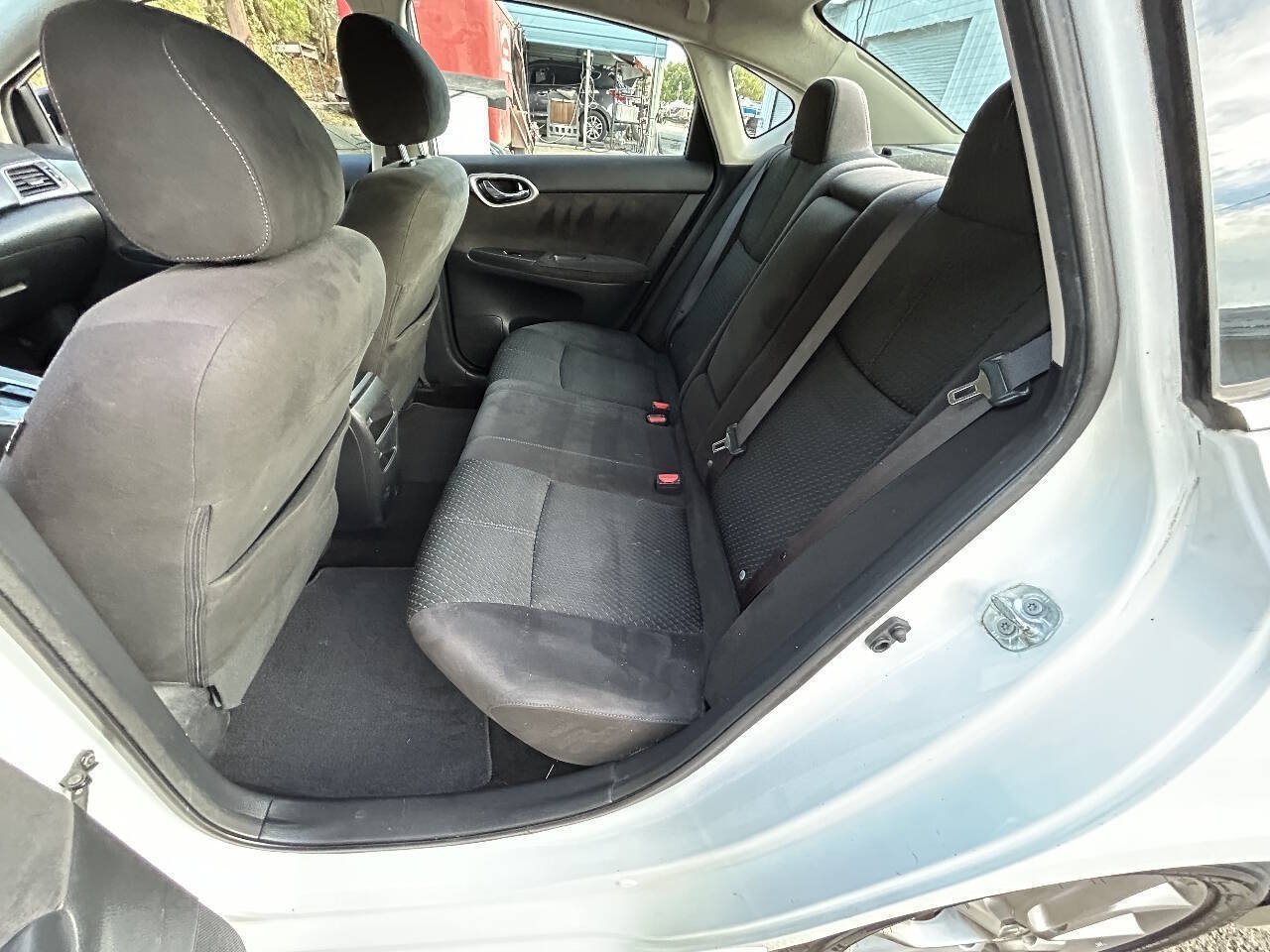 Used 2015 Nissan Sentra SR w/ Navigation Package FWD image 27