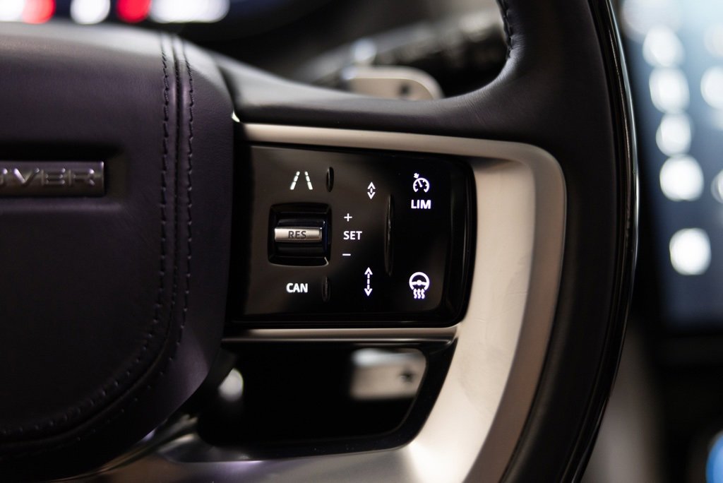 Used 2023 Land Rover Range Rover SE image 25