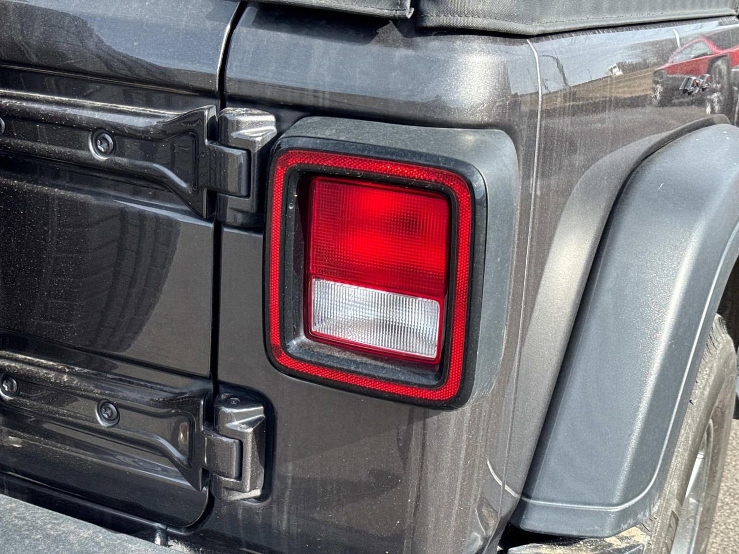 Used 2018 Jeep Wrangler Unlimited Sport image 12