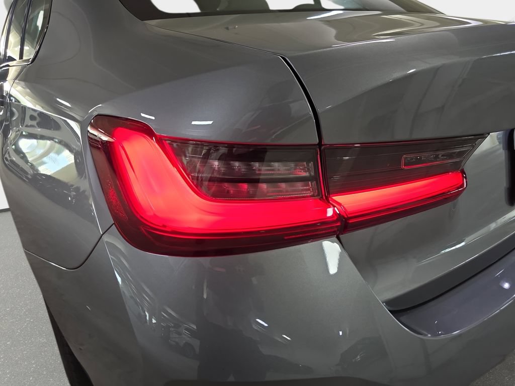 Certified 2023 BMW 330i Sedan w/ Convenience Package RWD image 32