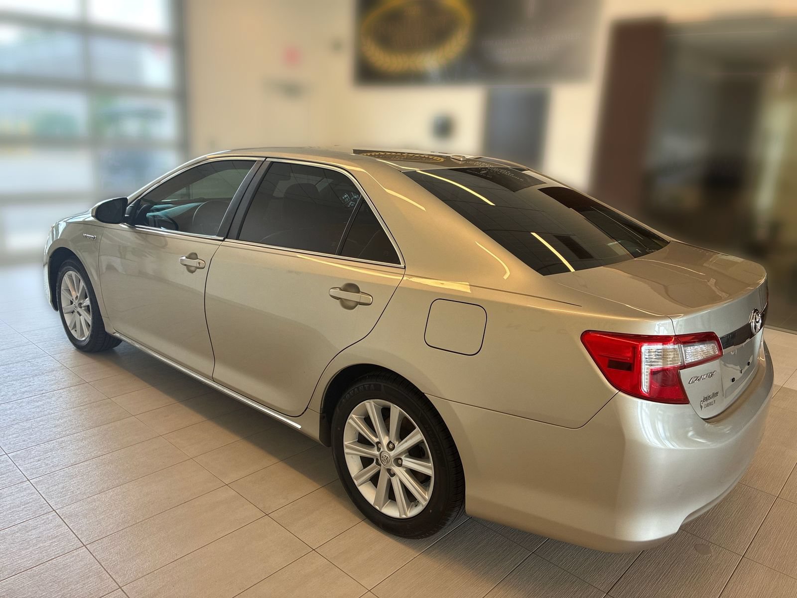 Used 2014 Toyota Camry XLE w/ Leather Package FWD image 3
