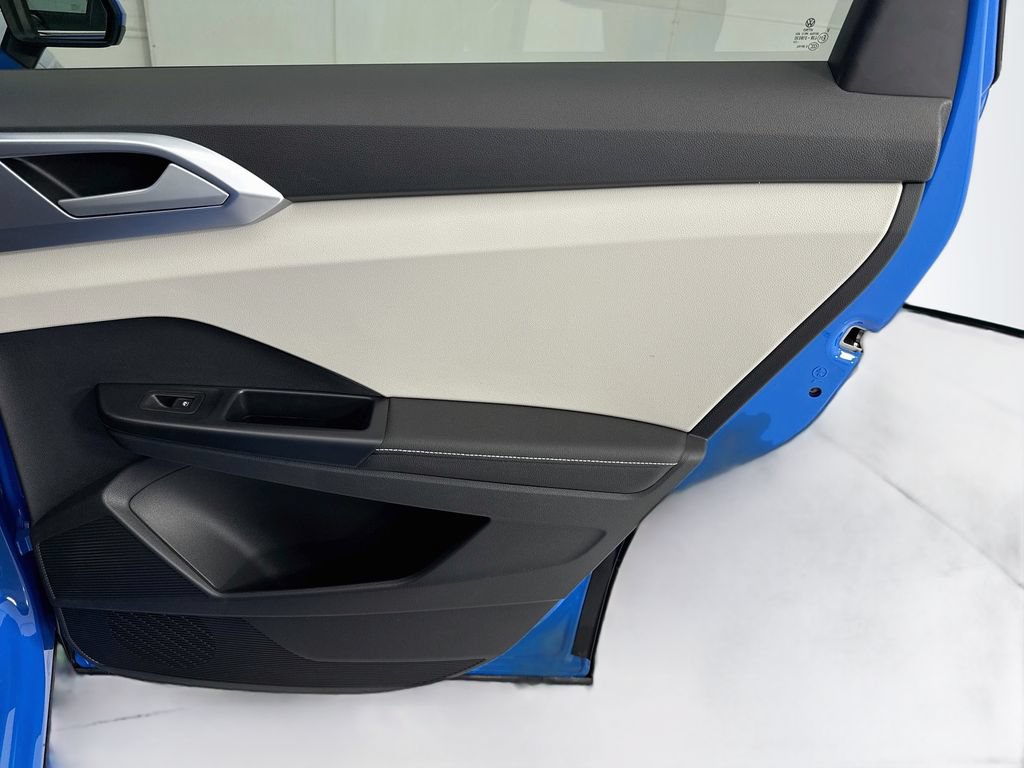 New 2026 Volkswagen Taos SE FWD image 25
