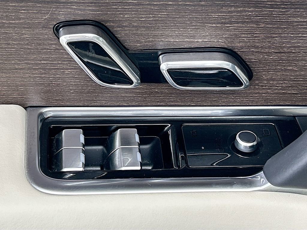 Certified 2023 Land Rover Range Rover Long Wheelbase SE AWD/4WD image 22