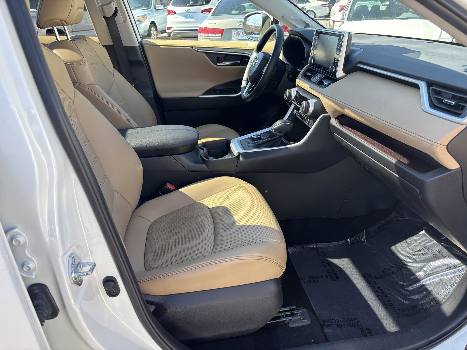 Used 2021 Toyota RAV4 Limited image 17