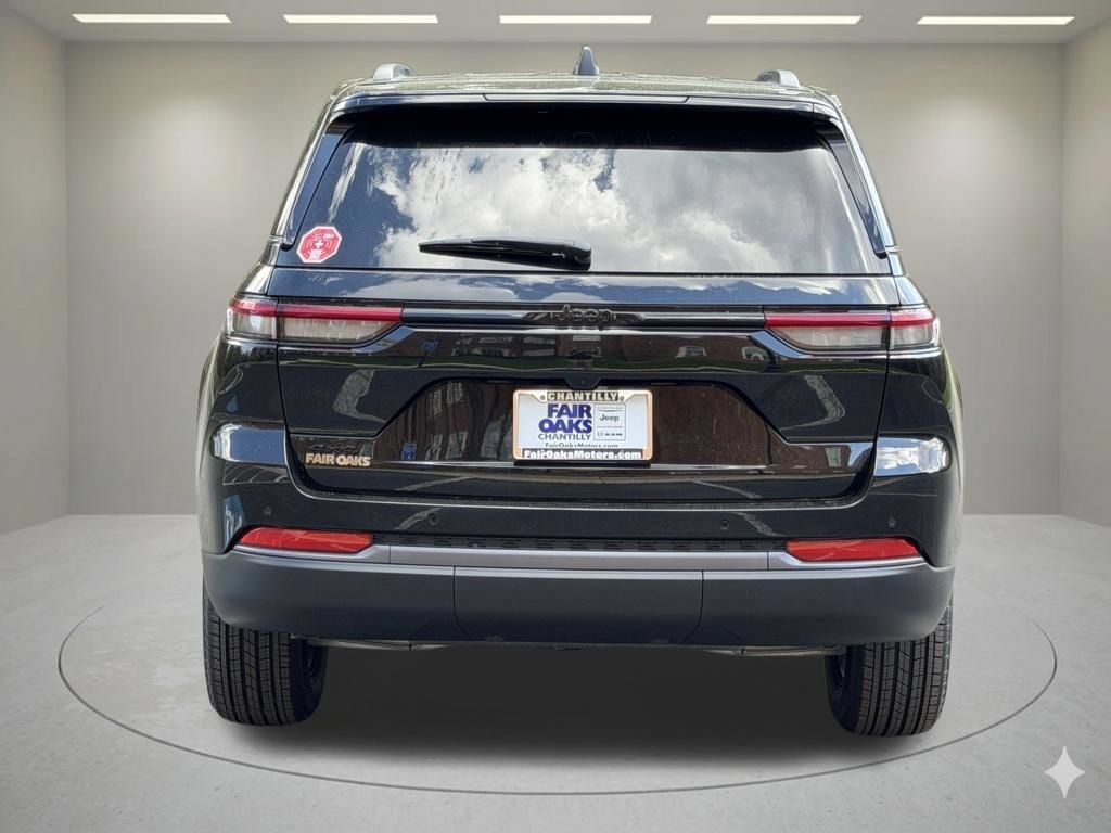 New 2026 Jeep Grand Cherokee Altitude AWD/4WD image 7