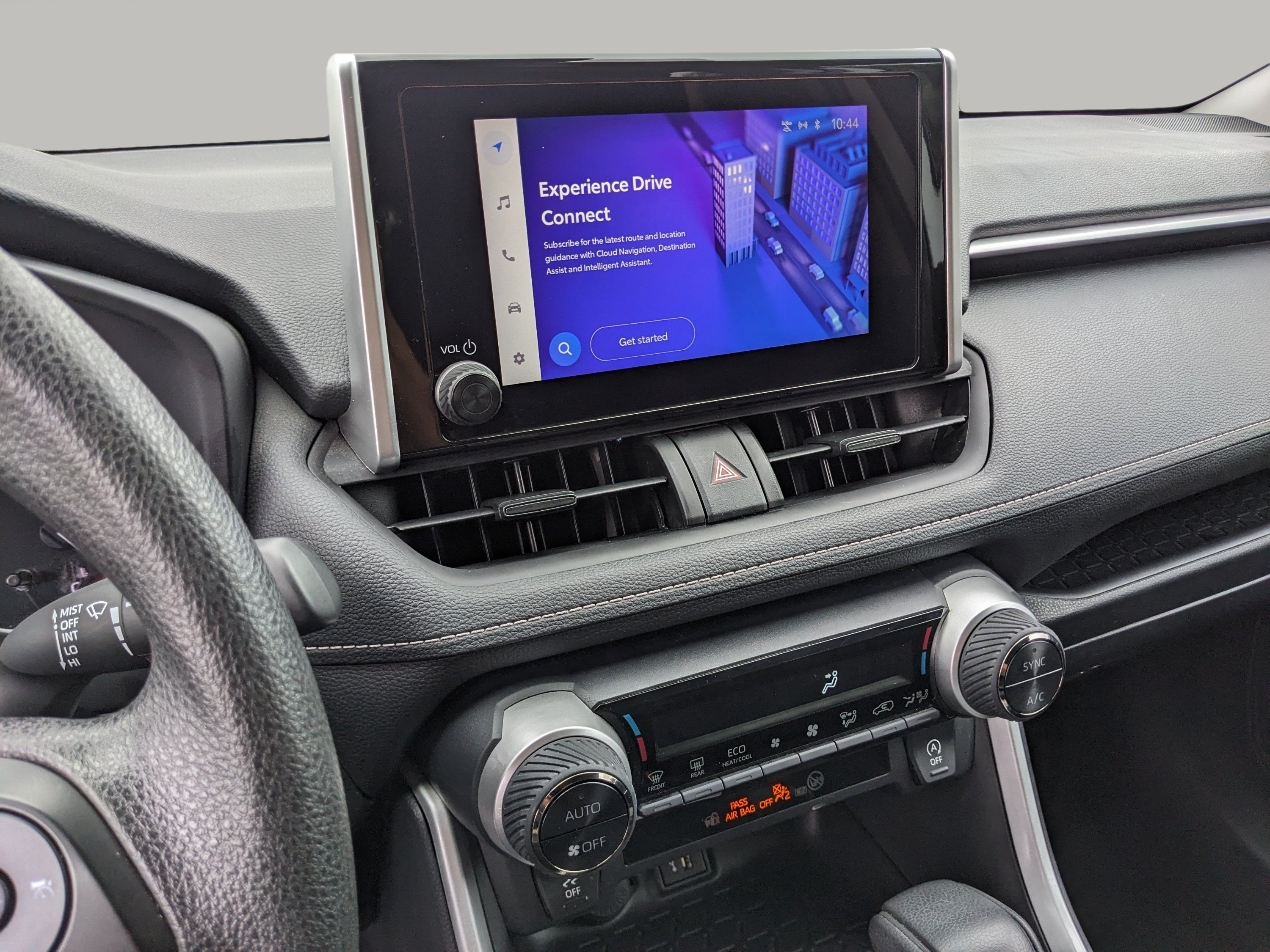 Used 2025 Toyota RAV4 XLE FWD image 23