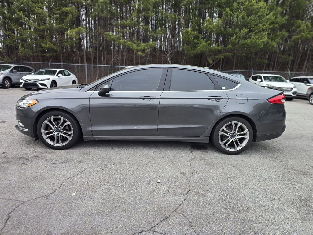 Used 2017 Ford Fusion SE w/ Equipment Group 201A image 4