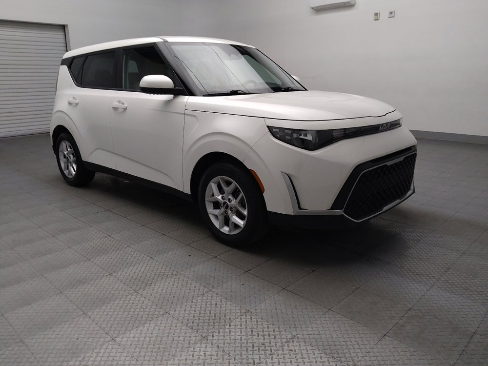 Used 2023 Kia Soul LX w/ LX Technology Package image 13