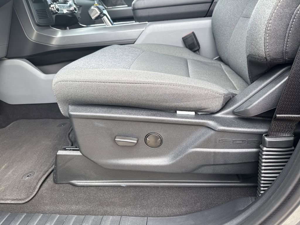 New 2025 Ford F150 Lightning XLT image 14