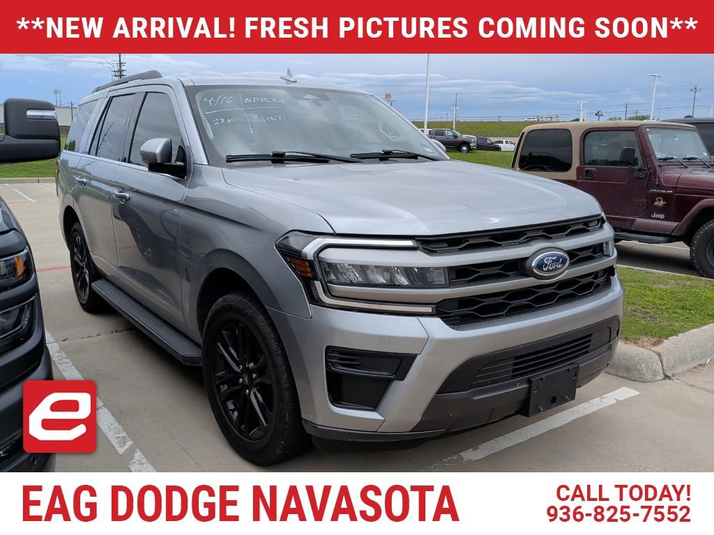 Used 2024 Ford Expedition XLT RWD image 1