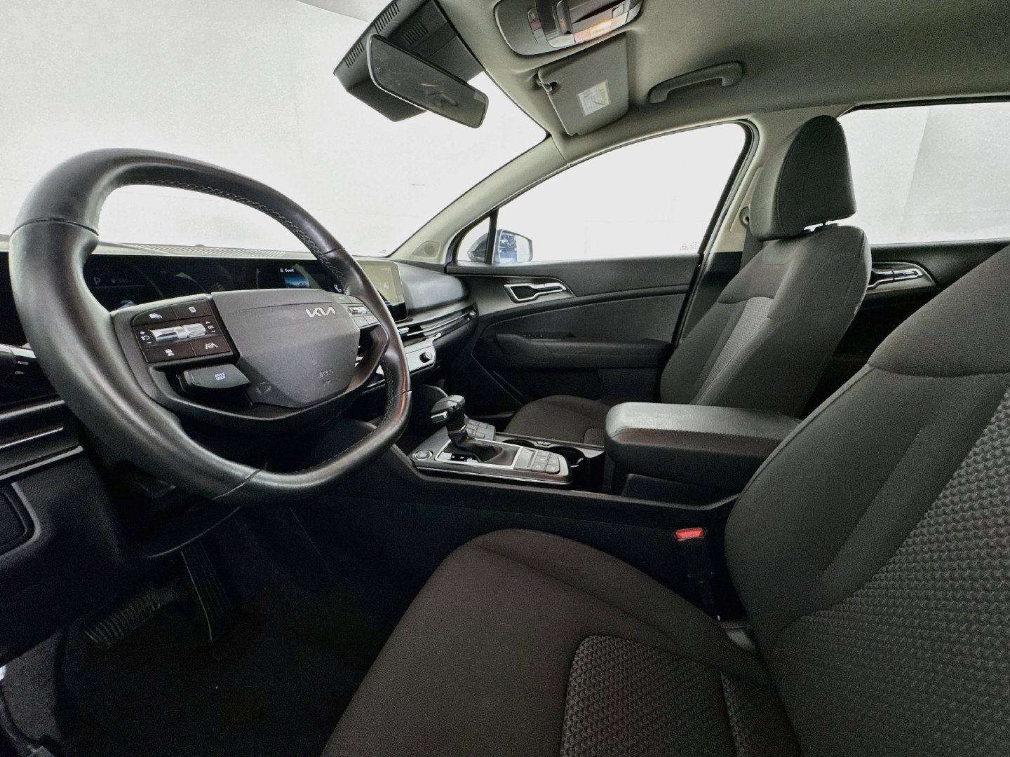 Used 2026 Kia Sportage LX FWD image 19