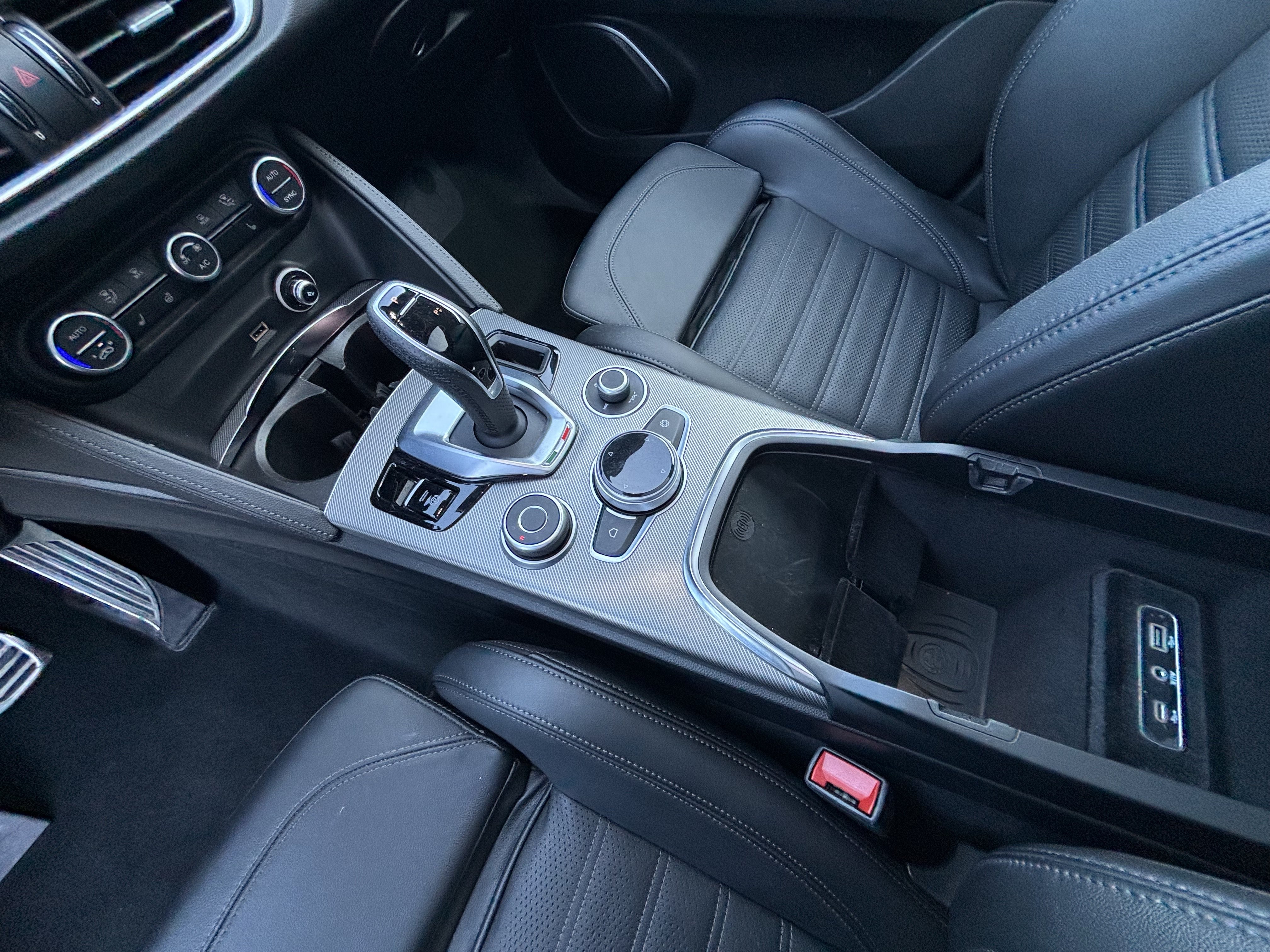 Certified 2023 Alfa Romeo Stelvio Veloce AWD/4WD image 24