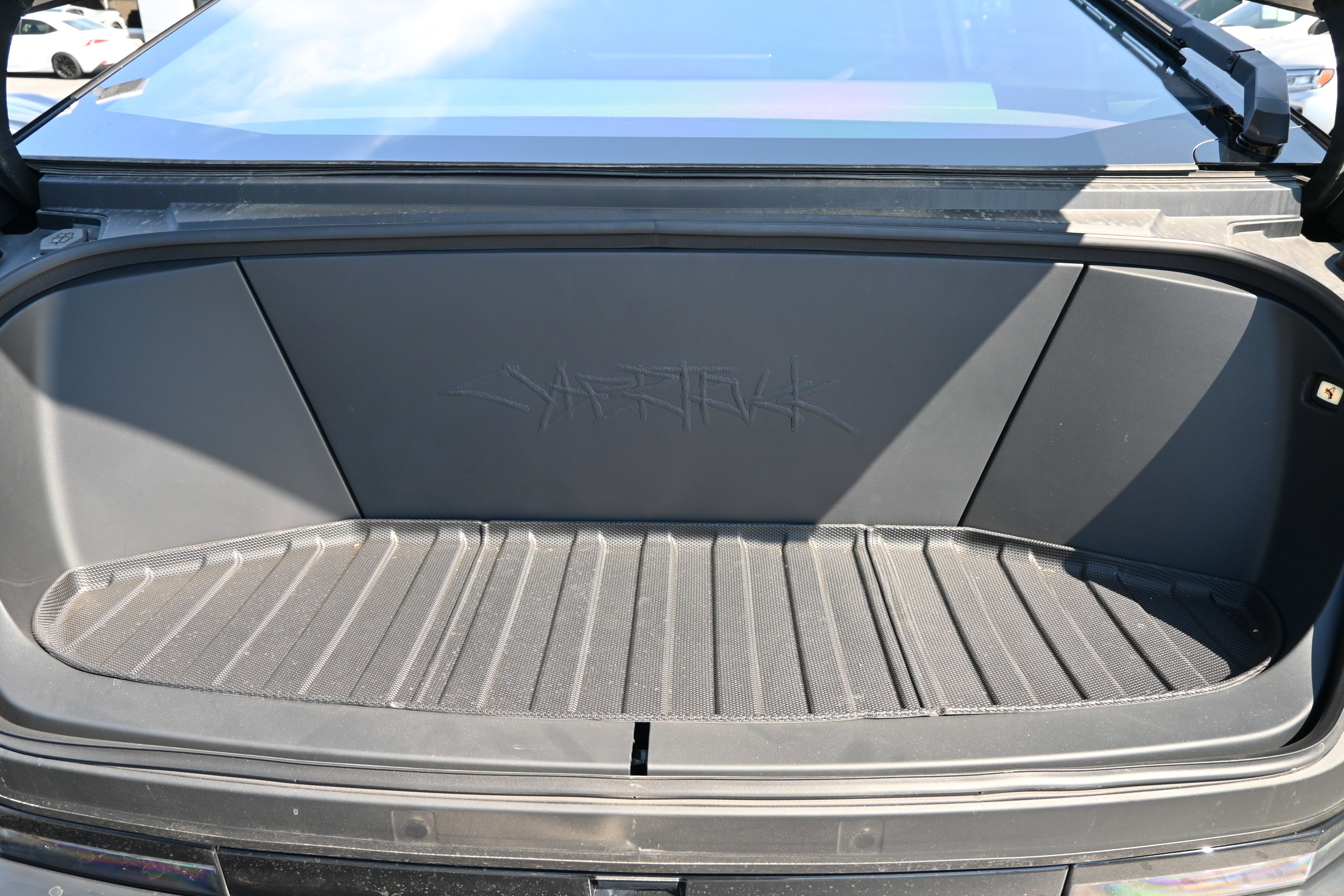 Used 2024 Tesla Cybertruck AWD Crew Cab image 33