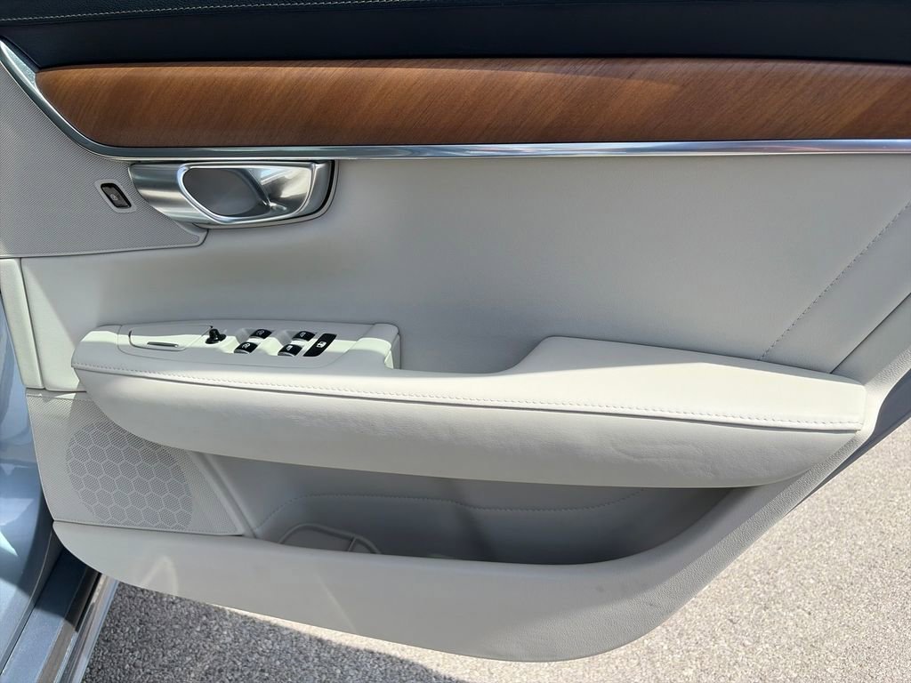 Used 2019 Volvo S90 T8 Inscription w/ Advanced Package AWD/4WD image 34