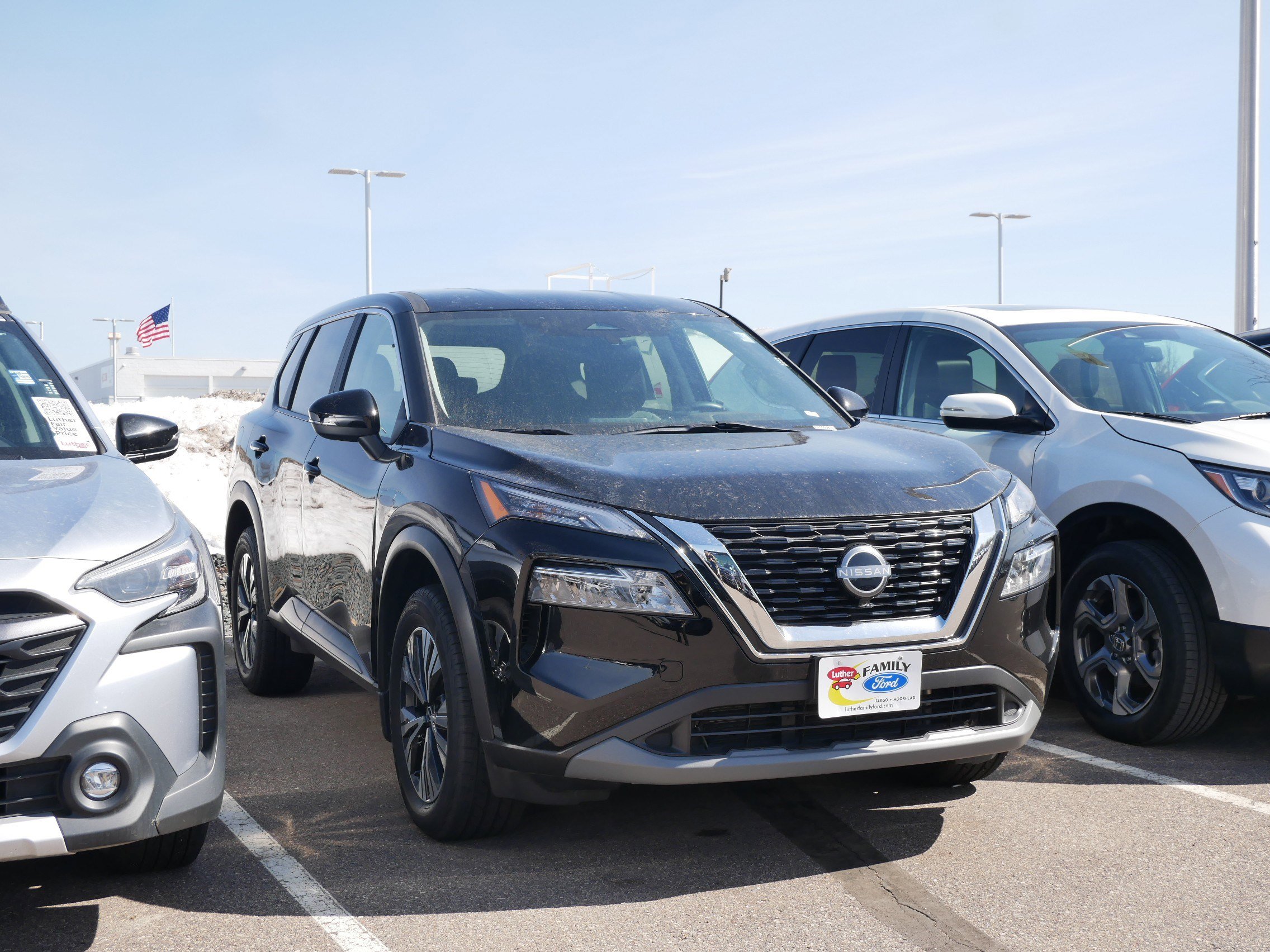 Used 2023 Nissan Rogue SV image 1