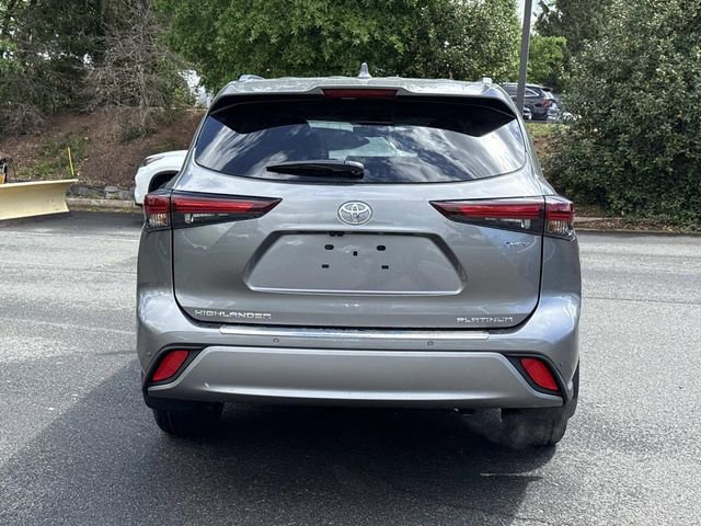Used 2026 Toyota Highlander Platinum AWD/4WD image 3