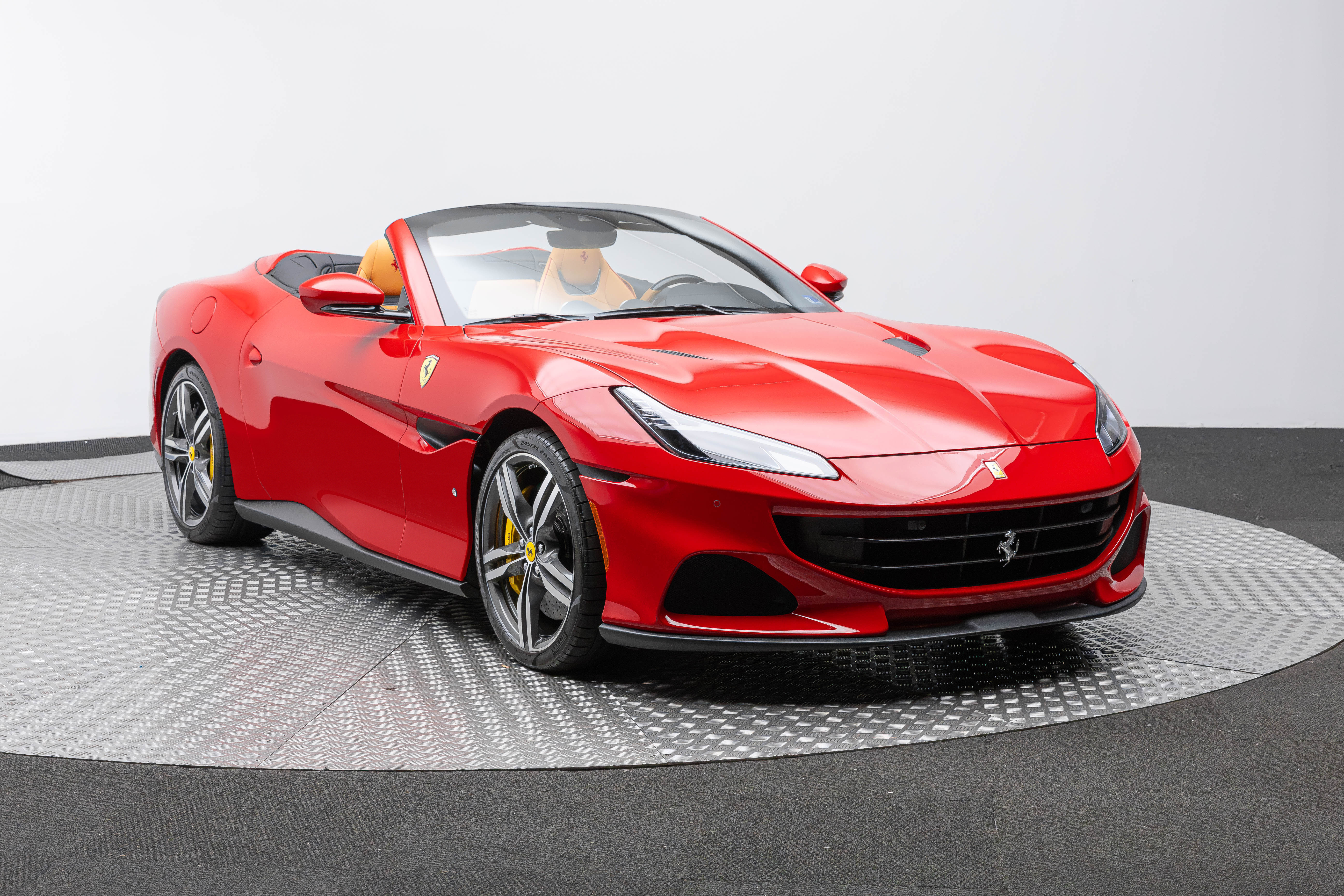 Used 2022 Ferrari Portofino M RWD image 11