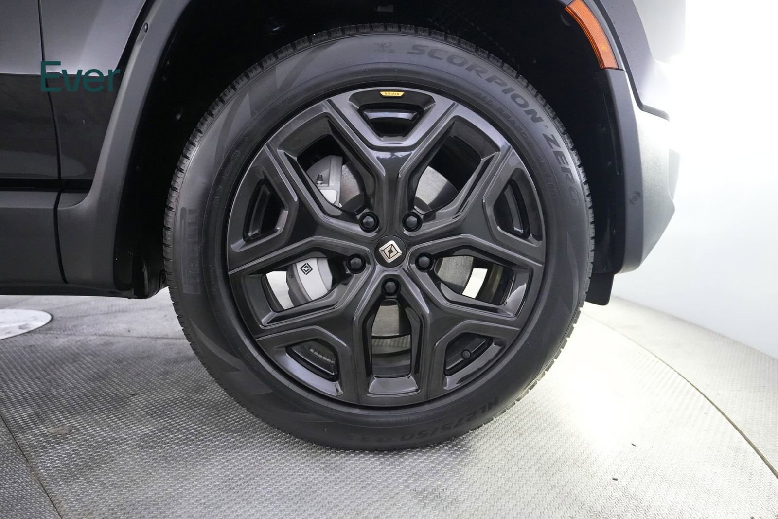 Used 2024 Rivian R1S Adventure AWD/4WD image 19