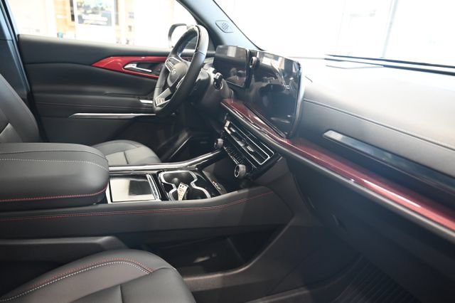 New 2026 Chevrolet Traverse Z71 w/ Enhanced Driving Package AWD/4WD image 14