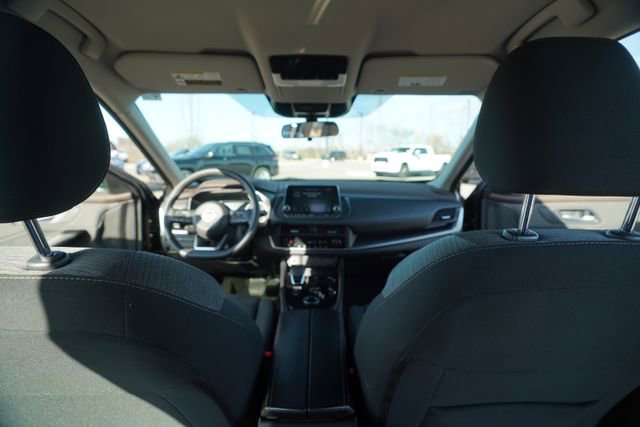 Used 2023 Nissan Rogue SV image 24