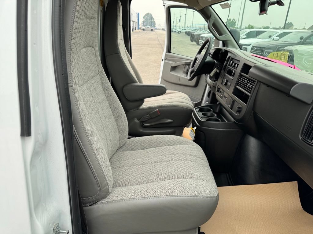 New 2026 Chevrolet Express 3500 w/ Power Convenience Package RWD image 16