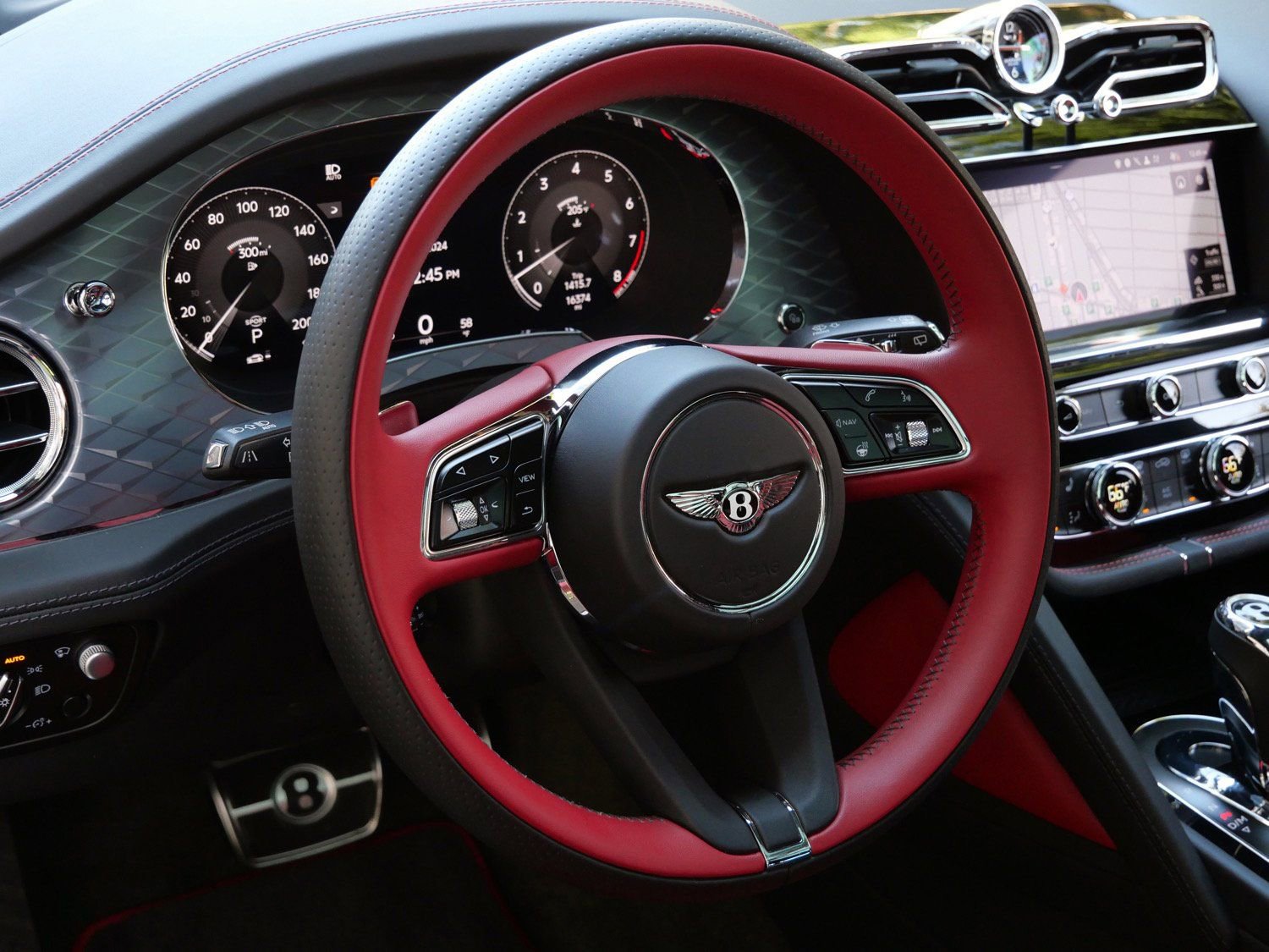 Used 2022 Bentley Bentayga image 13