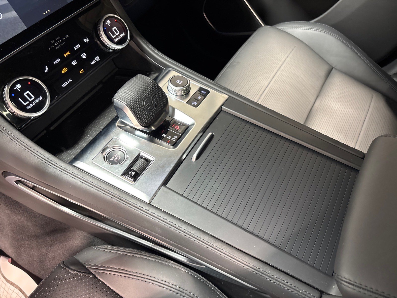 New 2026 Jaguar F-PACE SVR 575 Edition AWD/4WD image 14
