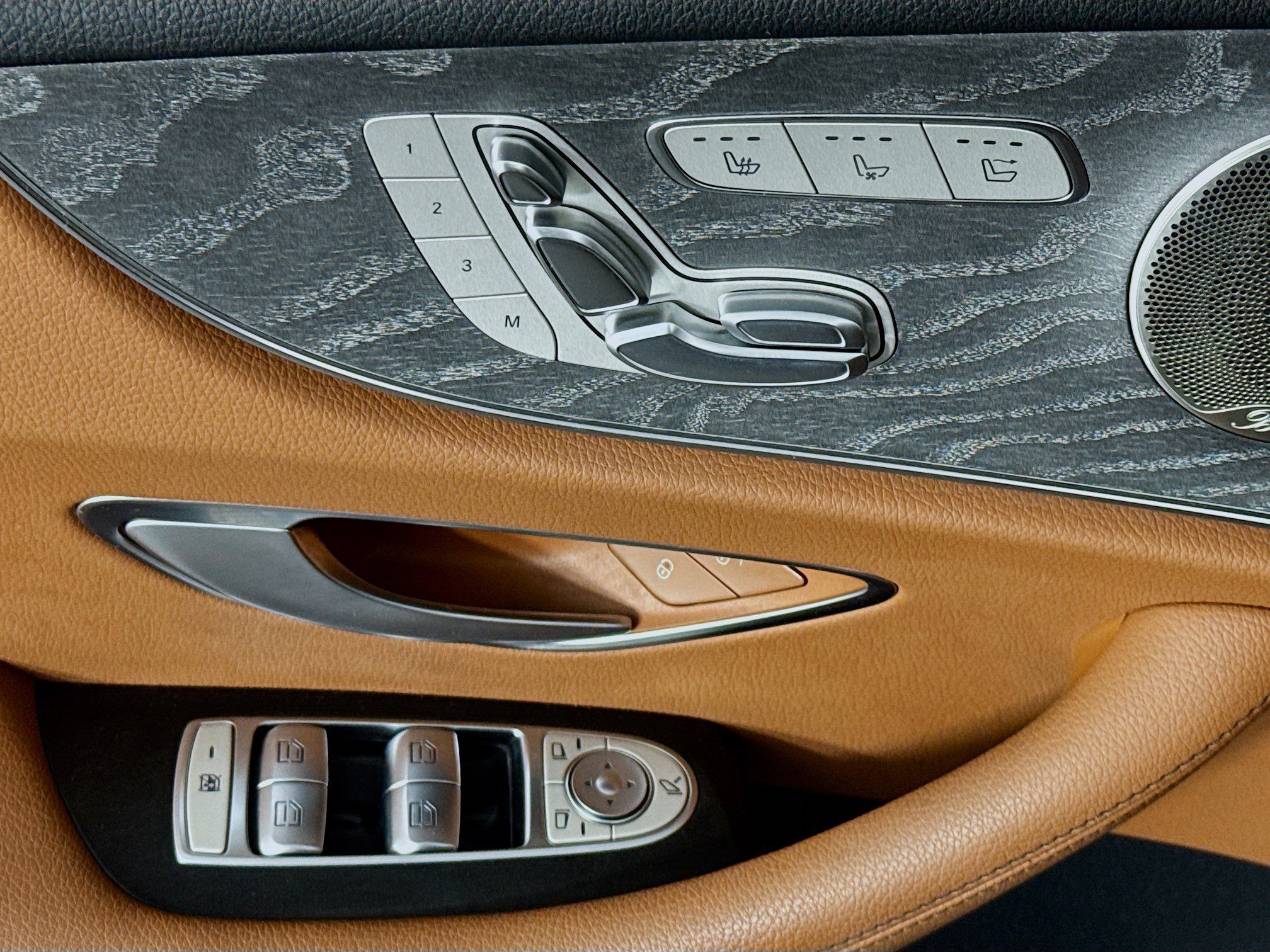 Used 2022 Mercedes-Benz E 450 4MATIC Cabriolet image 39