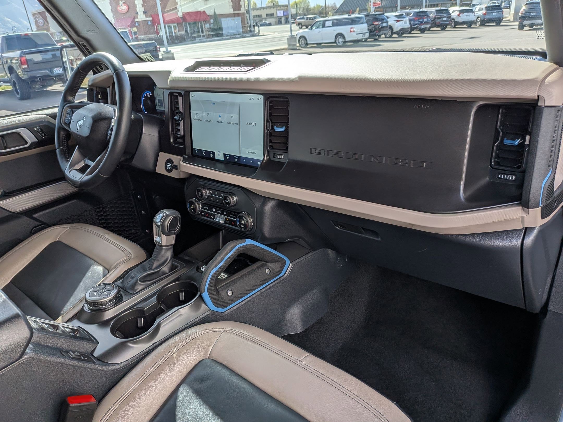 Used 2023 Ford Bronco Wildtrak image 37