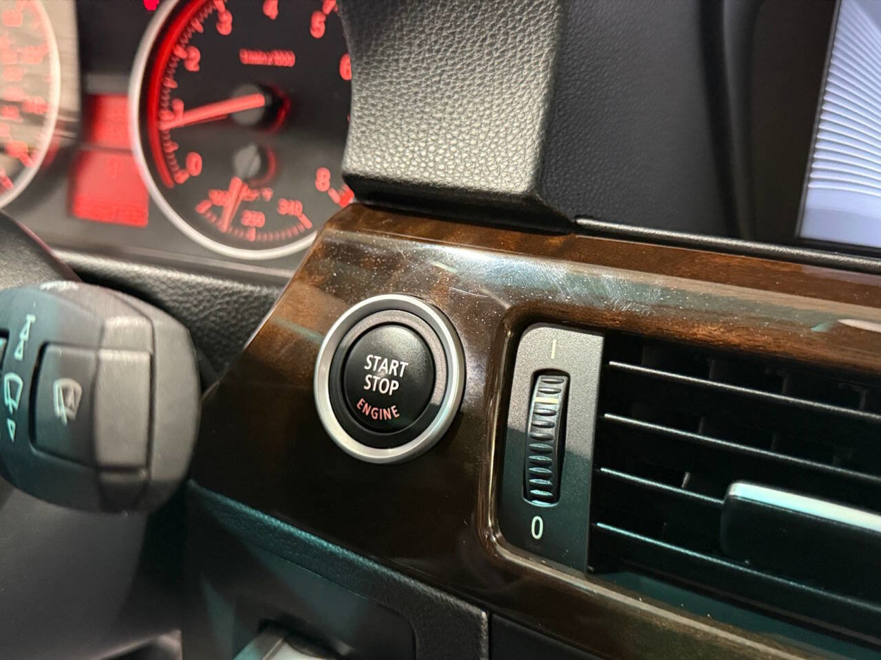 Used 2011 BMW 335i Sedan RWD image 28