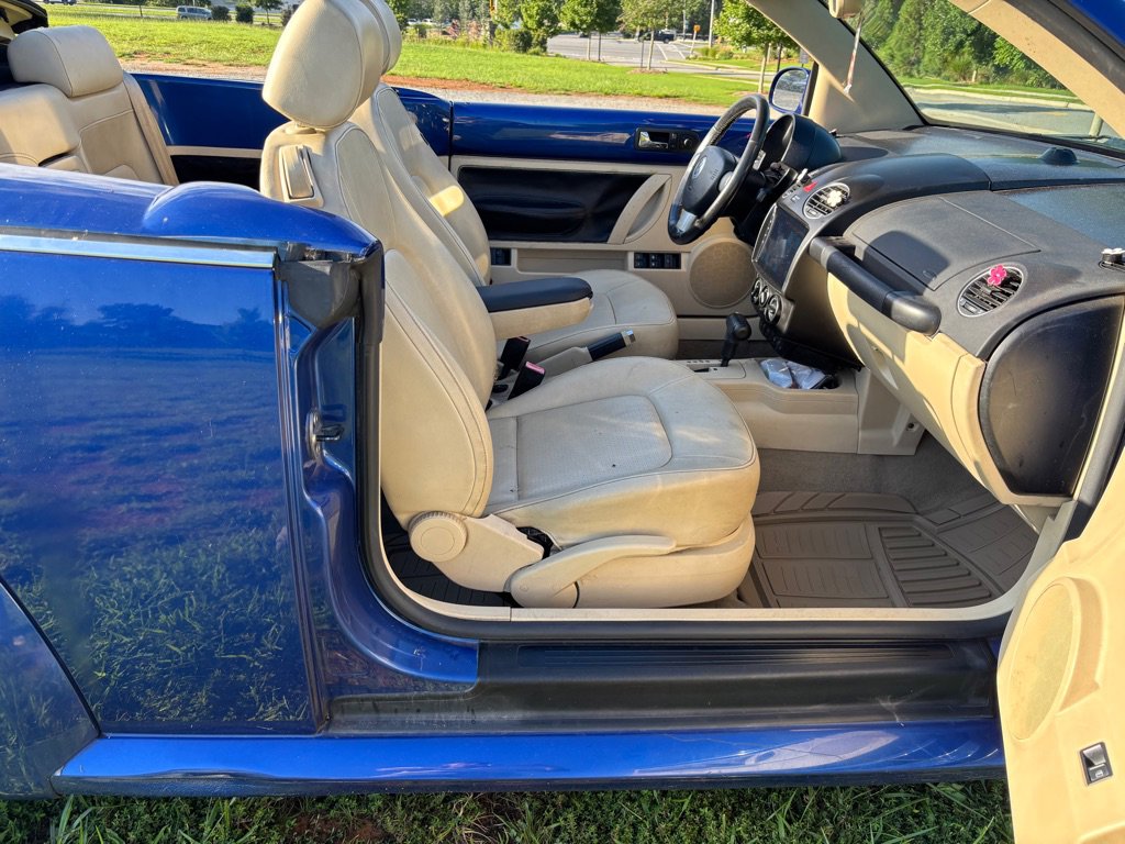 Used 2008 Volkswagen Beetle SE image 18