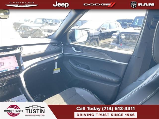 New 2027 Jeep Grand Cherokee Altitude AWD/4WD image 37