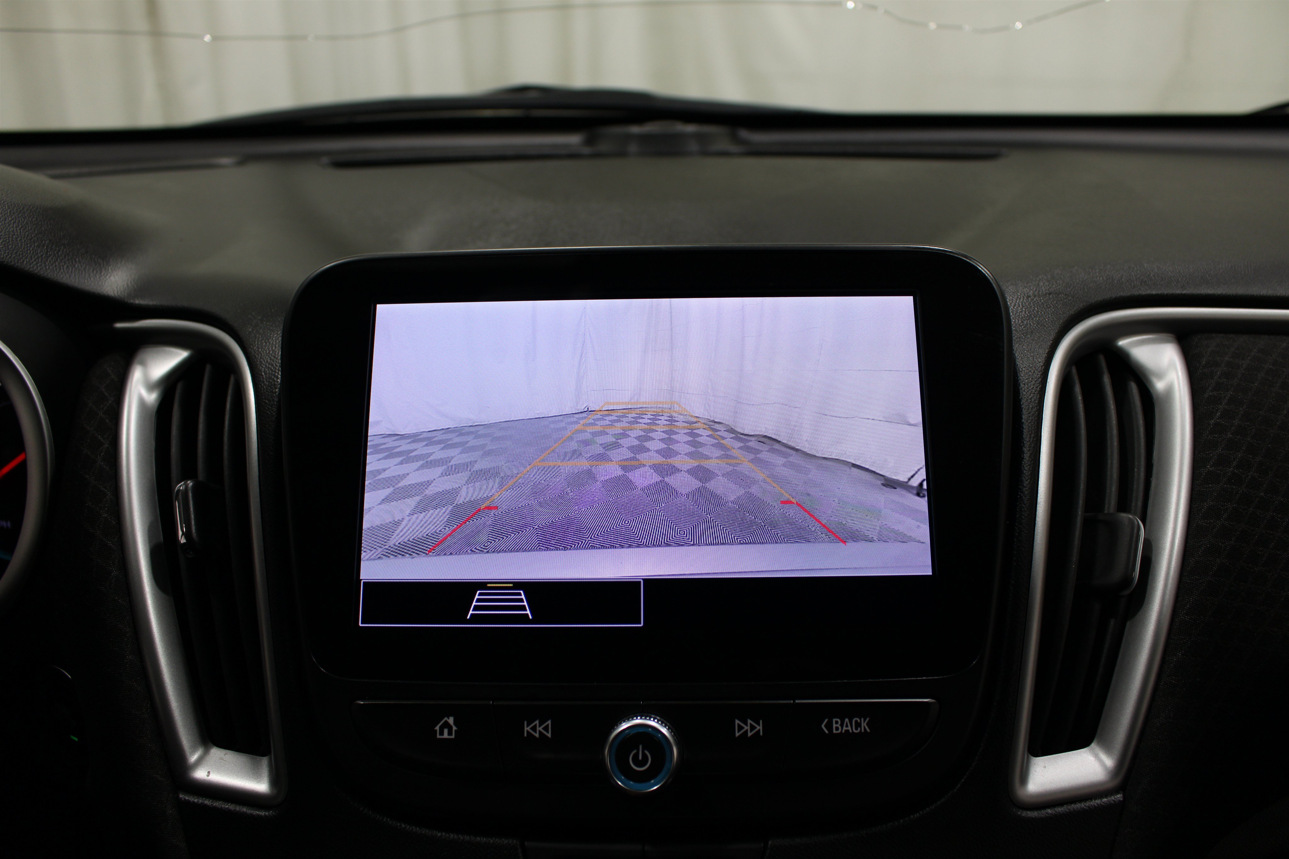 Used 2023 Chevrolet Malibu LS FWD image 16