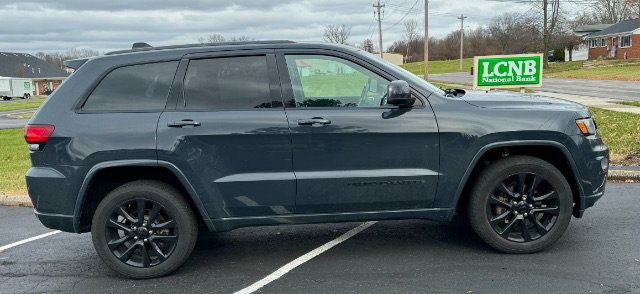 Used 2018 Jeep Grand Cherokee Altitude AWD/4WD image 21