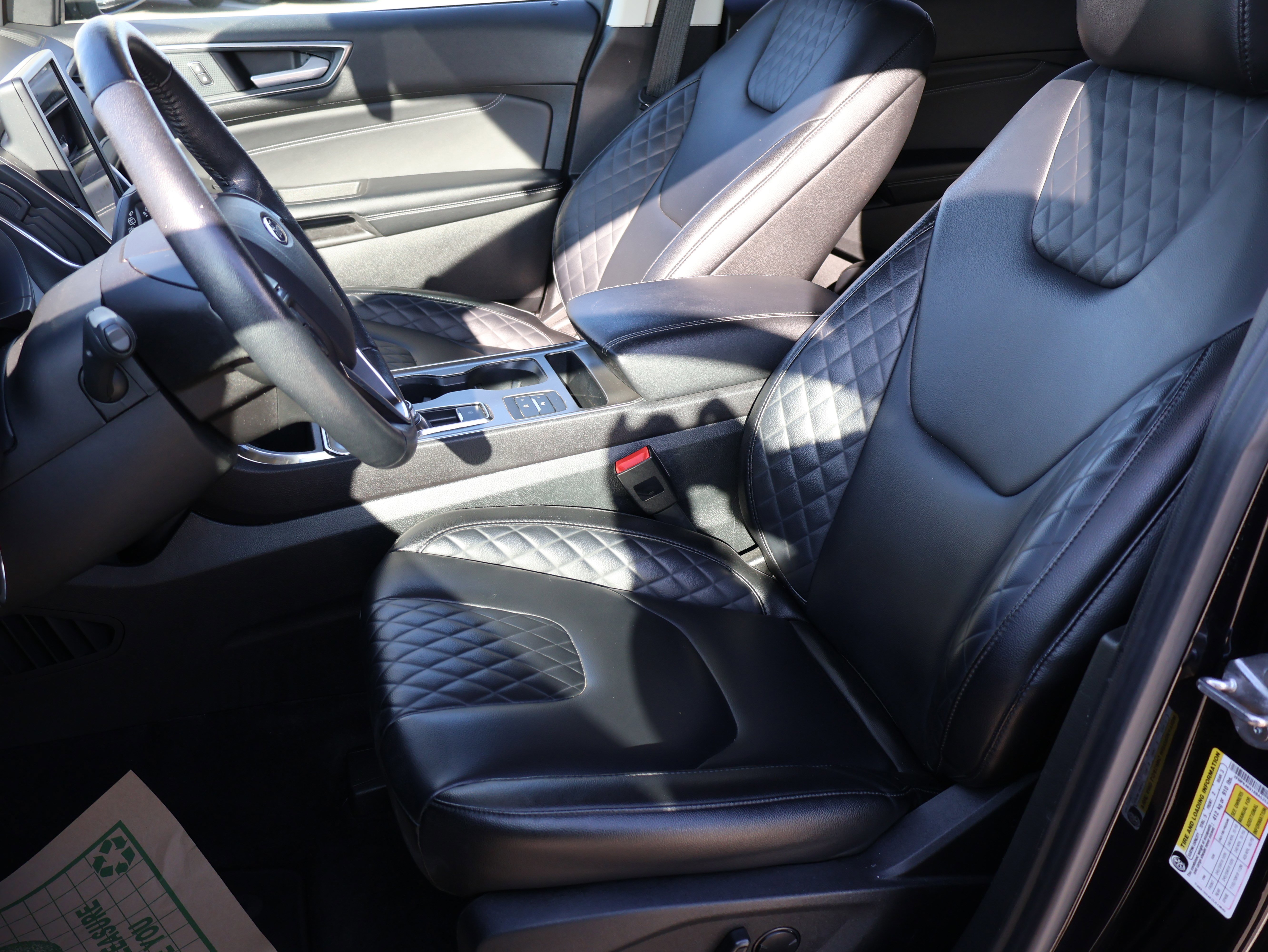 Used 2024 Ford Edge Titanium image 39