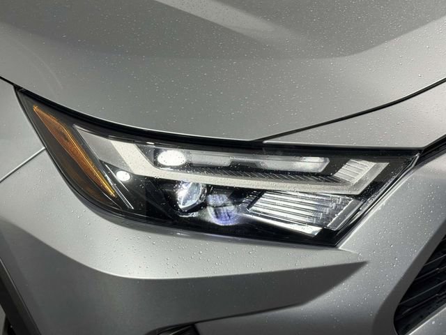 Used 2023 Toyota RAV4 LE AWD/4WD image 15