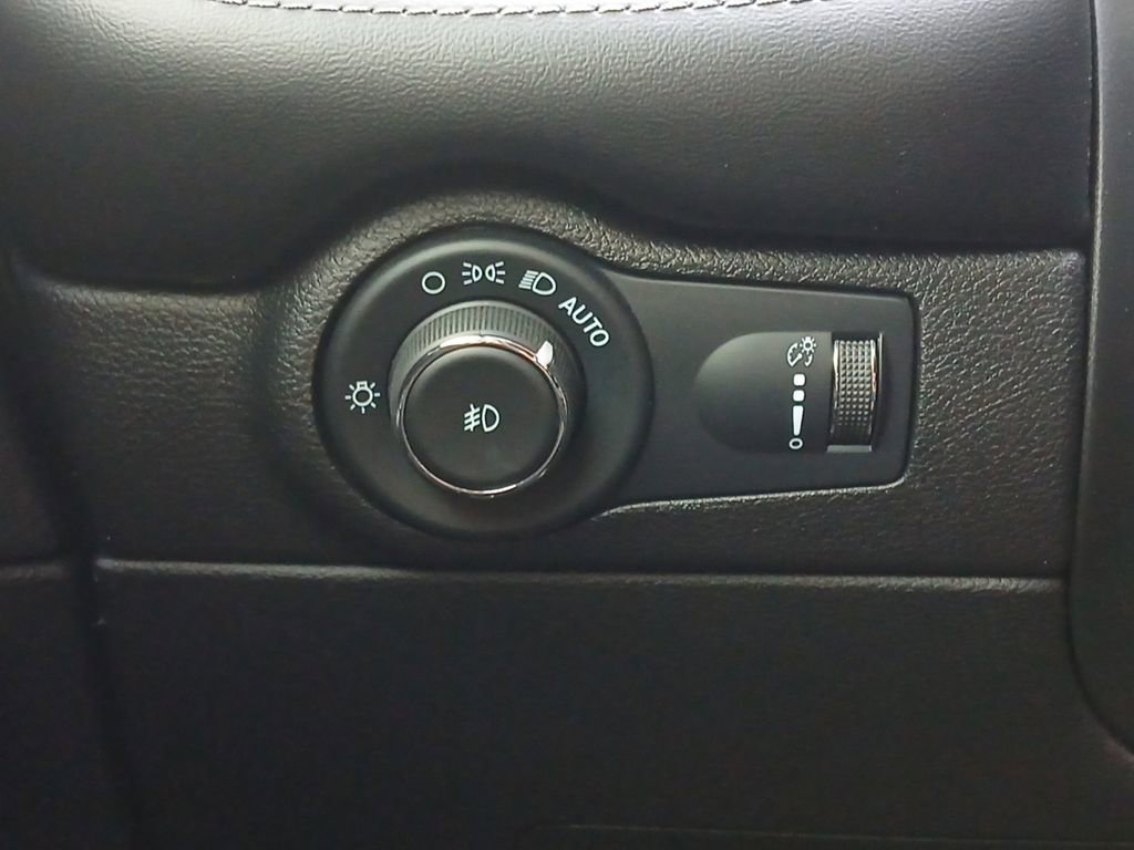 Used 2021 Dodge Durango SXT RWD image 12