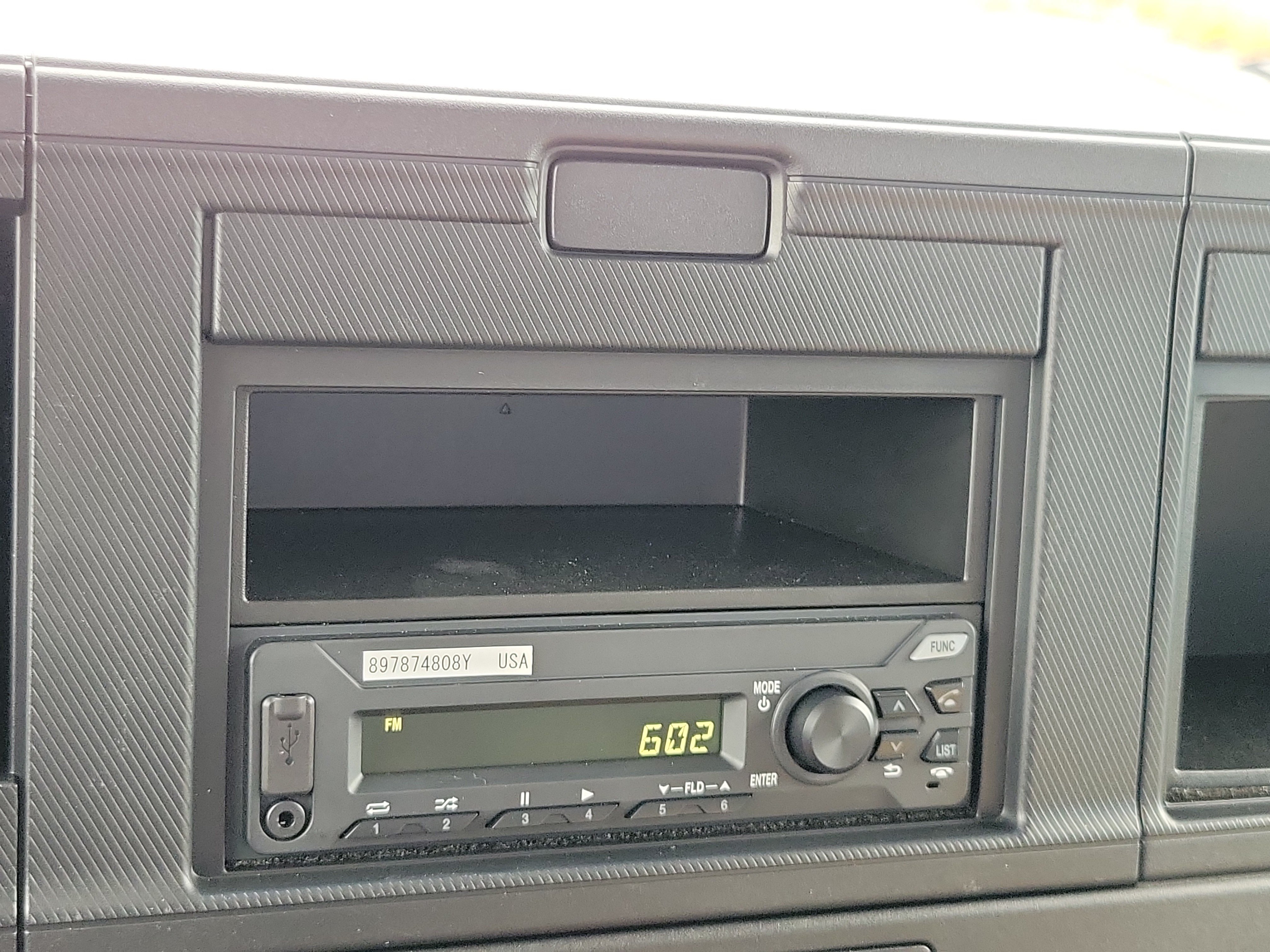 Used 2027 Isuzu NPR RWD image 16