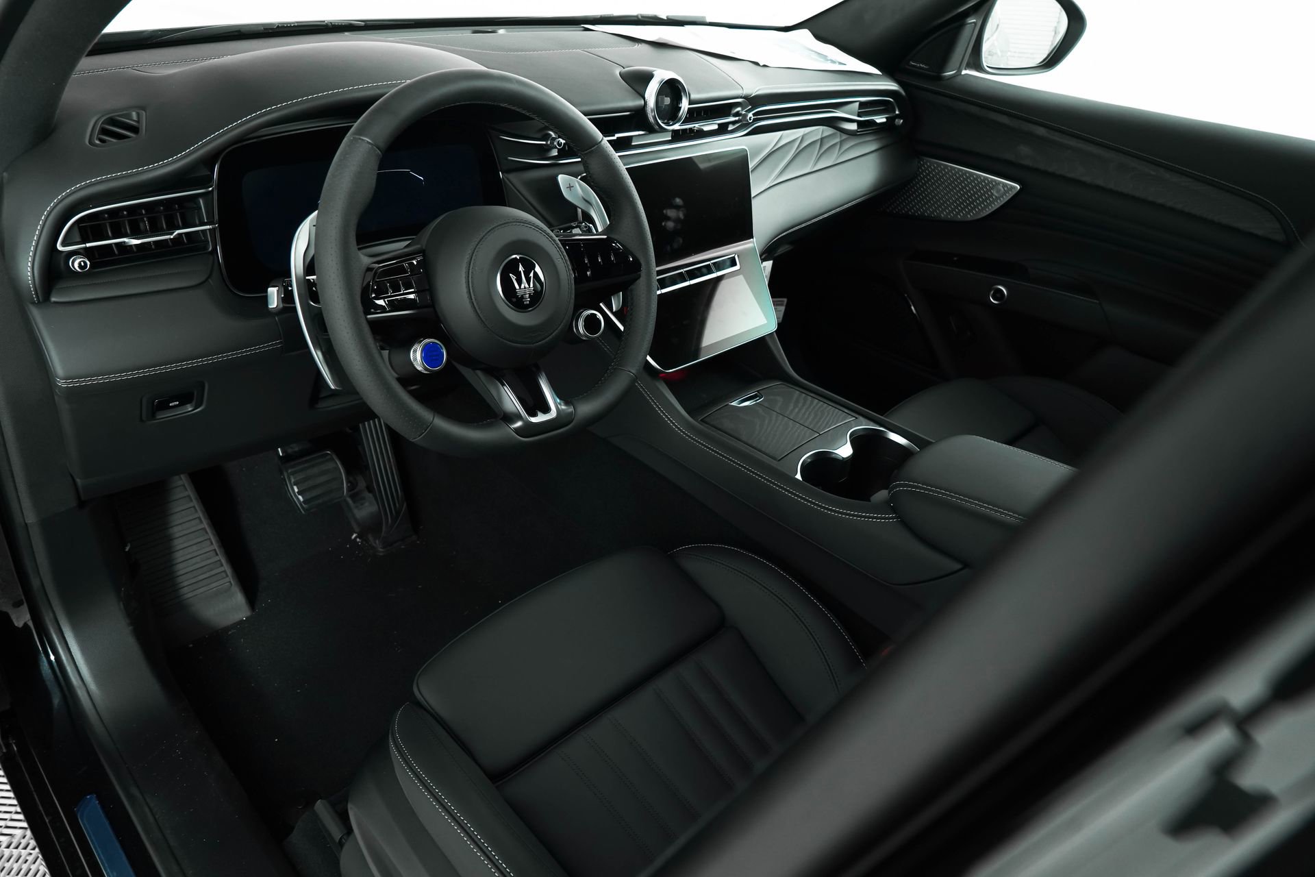 New 2025 Maserati Grecale Modena image 32